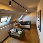 Barcelona Apartman *